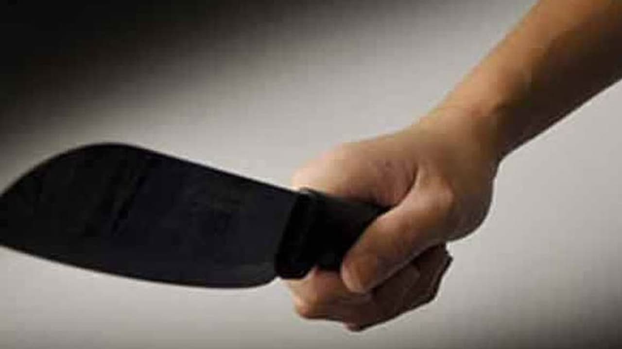 லேடி போலீஸை லவ் டார்ச்சர் பண்ணும் தூக்குத் தண்டனை குற்றவாளி! லேடி போலீஸை லவ் டார்ச்சர் பண்ணும் தூக்குத் தண்டனை குற்றவாளி!