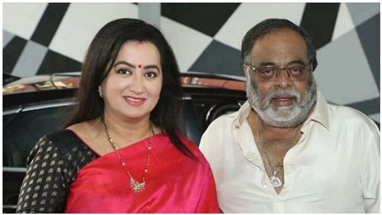 ರಾಜ್ಯದಲ್ಲಿ ದೋಸ್ತಿ, ಮಂಡ್ಯದಲ್ಲಿ ಕುಸ್ತಿ... ಅಂಬಿ ಇಲ್ಲವಾದ ಮೇಲೆ ಎಲ್ಲ ಅಯೋಮಯ! ರಾಜ್ಯದಲ್ಲಿ ದೋಸ್ತಿ, ಮಂಡ್ಯದಲ್ಲಿ ಕುಸ್ತಿ... ಅಂಬಿ ಇಲ್ಲವಾದ ಮೇಲೆ ಎಲ್ಲ ಅಯೋಮಯ!