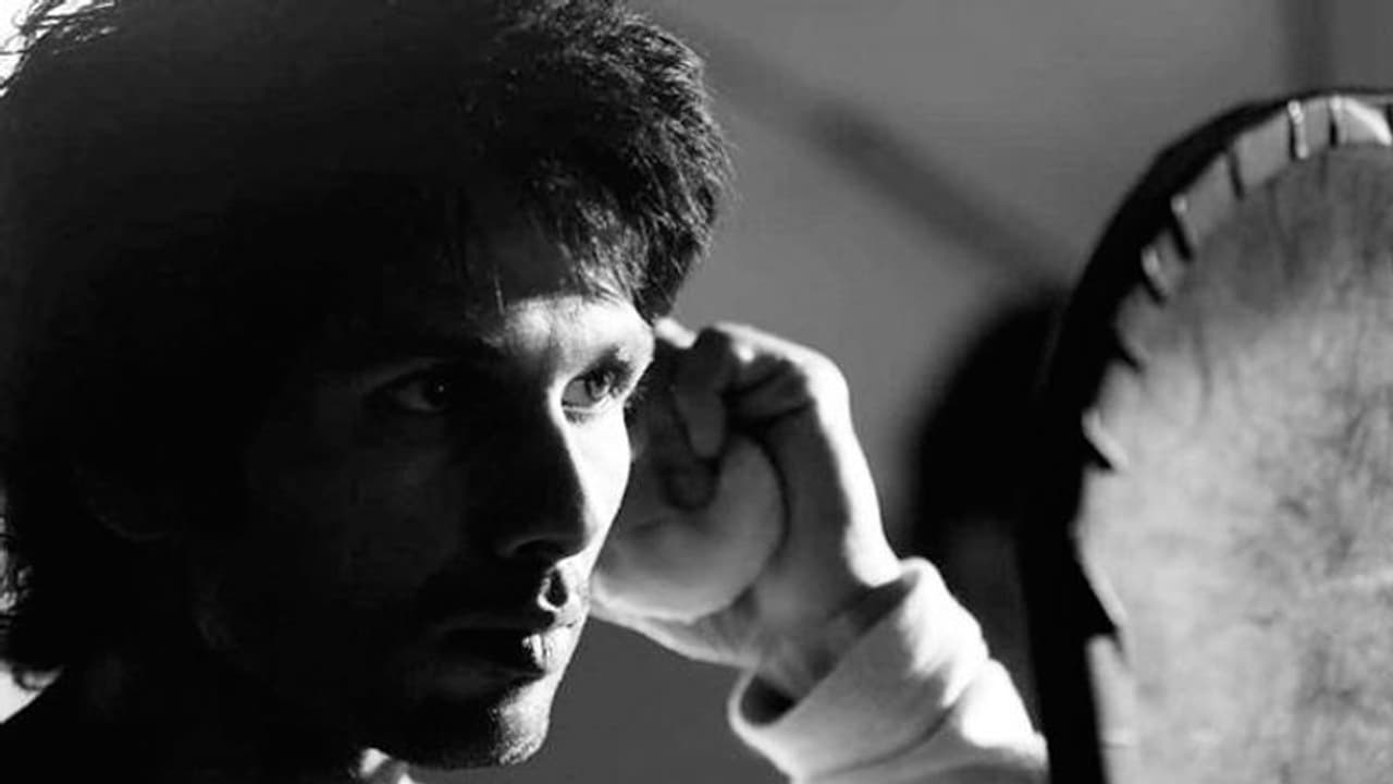 బాలీవుడ్ అర్జున్ రెడ్డి కొత్త లుక్! బాలీవుడ్ అర్జున్ రెడ్డి కొత్త లుక్!