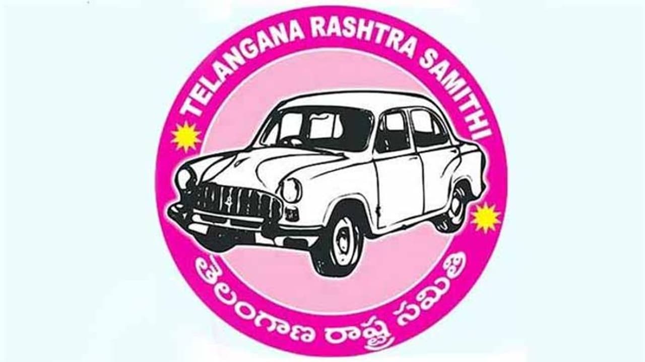 కూకట్ పల్లి టీఆర్ఎస్ లో లొల్లి:మూకుమ్మడి రాజీనామాలు కూకట్ పల్లి టీఆర్ఎస్ లో లొల్లి:మూకుమ్మడి రాజీనామాలు