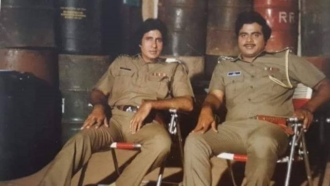 ಸ್ಯಾಂಡಲ್ವುಡ್ ಬಿಗ್ ಬಿಗೆ ಬಾಲಿವುಡ್ ಬಿಗ್ ಬಿ ಸಂತಾಪ ಸ್ಯಾಂಡಲ್ವುಡ್ ಬಿಗ್ ಬಿಗೆ ಬಾಲಿವುಡ್ ಬಿಗ್ ಬಿ ಸಂತಾಪ