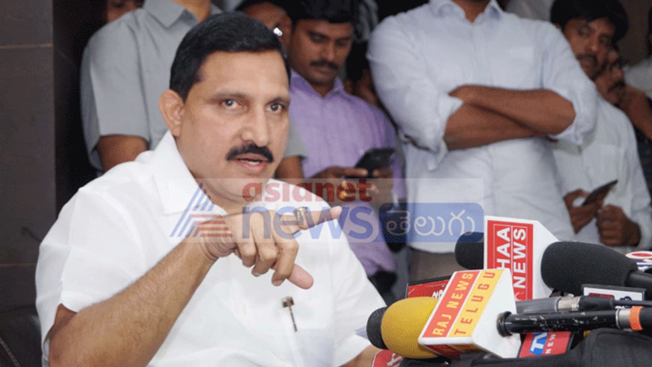 రాజధానిని మారుస్తామంటే కేంద్రం చూస్తూ ఊరుకోదు: సుజనా హెచ్చరిక