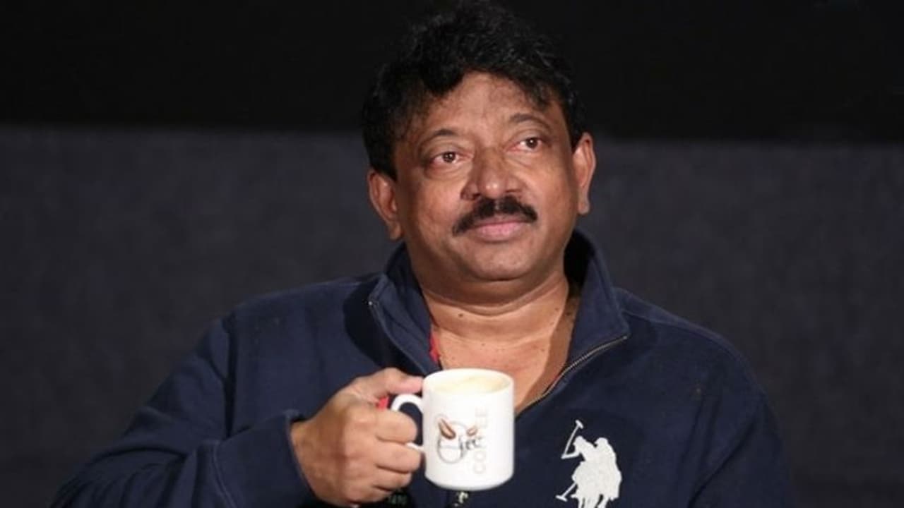 'మెగా ఫ్యామిలీ' టైటిల్ తో వర్మ ప్రకటన, ట్విస్ట్! 'మెగా ఫ్యామిలీ' టైటిల్ తో వర్మ ప్రకటన, ట్విస్ట్!