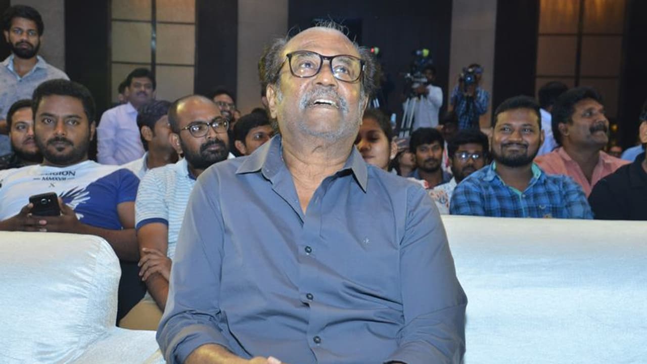 ’2.0’ திடீர் 400 கோடி... முதல் நாளே செத்த குருவி மூன்றாவது நாள் உயிரோடு வந்தது எப்படி? ’2.0’ திடீர் 400 கோடி... முதல் நாளே செத்த குருவி மூன்றாவது நாள் உயிரோடு வந்தது எப்படி?