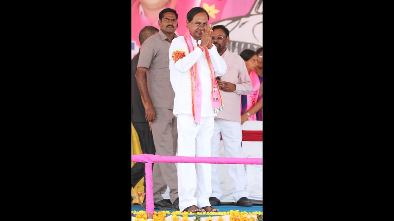 పెద్దమనిషి, జైపాల్ రెడ్డికి తెలివి ఉందో లేదో తెలియదు: కెసిఆర్ పెద్దమనిషి, జైపాల్ రెడ్డికి తెలివి ఉందో లేదో తెలియదు: కెసిఆర్