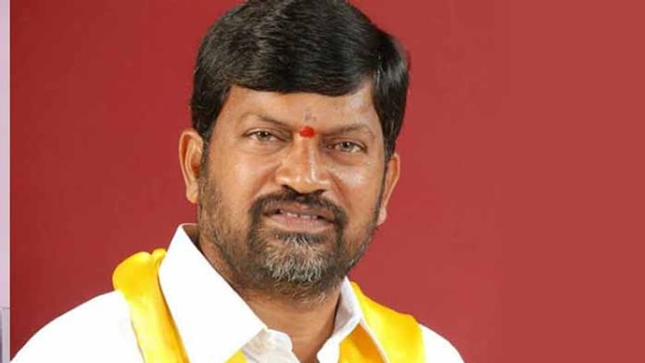 బిఆర్ఎస్ ఎమ్మెల్సీ ఇంట విషాదం... ఎల్. రమణ తండ్రి మృతి బిఆర్ఎస్ ఎమ్మెల్సీ ఇంట విషాదం... ఎల్. రమణ తండ్రి మృతి