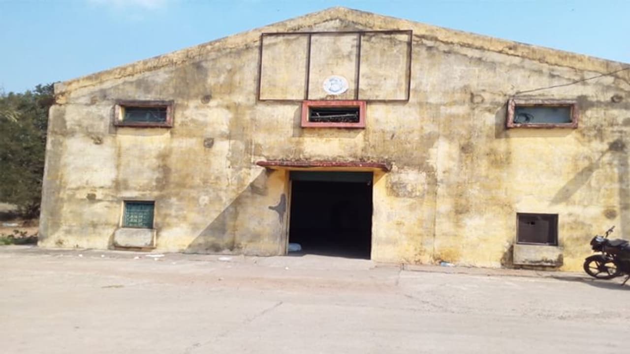 గన్నవరం సివిల్ సప్లై గోడౌన్ లో విజిలెన్స్ దాడులు గన్నవరం సివిల్ సప్లై గోడౌన్ లో విజిలెన్స్ దాడులు