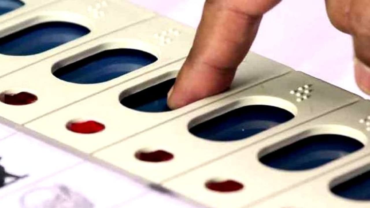 ಲೋಕಸಭಾ ಚುನಾವಣೆ: 100 ರಷ್ಟು ಇವಿಎಂ ತಿರುಚುವ ಸಾಧ್ಯತೆ ಲೋಕಸಭಾ ಚುನಾವಣೆ: 100 ರಷ್ಟು ಇವಿಎಂ ತಿರುಚುವ ಸಾಧ್ಯತೆ