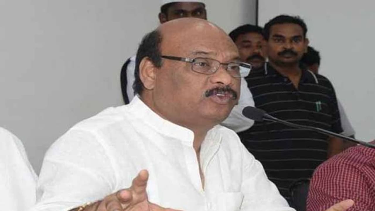 కరోనా విజృంభణ...అయినా రాజధాని కోసం తప్పుడు సమాచారం: అయ్యన్నపాత్రుడు