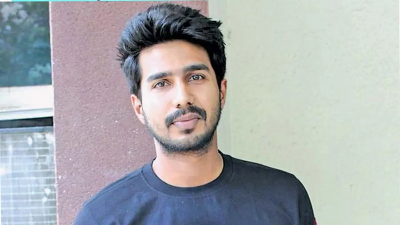 சிகரெட் பிடித்தபடி விஷ்ணு விஷால் போட்ட ட்விட்! வரவேற்ற ரசிகர்கள்! சிகரெட் பிடித்தபடி விஷ்ணு விஷால் போட்ட ட்விட்! வரவேற்ற ரசிகர்கள்!