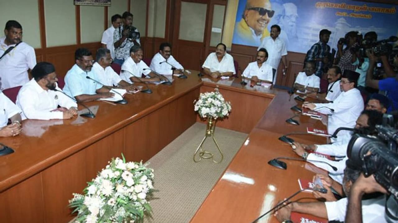 பரபரப்பான சூழ்நிலையில் ஸ்டாலின் தலைமையில் நாளை அனைத்துக்கட்சி கூட்டம்!! பரபரப்பான சூழ்நிலையில் ஸ்டாலின் தலைமையில் நாளை அனைத்துக்கட்சி கூட்டம்!!