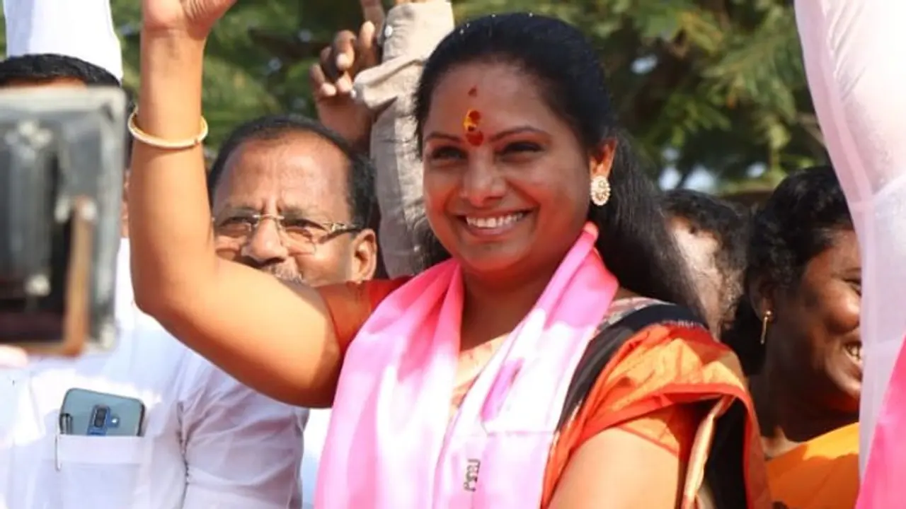 గల్లీలో మాత్రమే సేవకురాలిని...డిల్లీలో సైనికురాలిని: కవిత గల్లీలో మాత్రమే సేవకురాలిని...డిల్లీలో సైనికురాలిని: కవిత