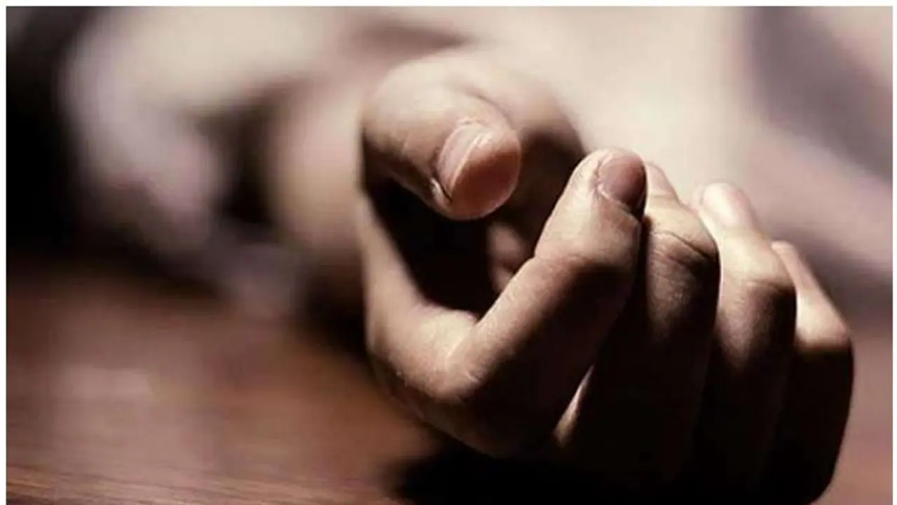 HIV ಸೋಕು ಇದೆ ಎಂದೇ ತಿಳಿದಿರಲಿಲ್ಲ: ಗರ್ಭಿಣಿಗೆ ರಕ್ತ ದಾನಗೈದ ಯುವಕ ಆತ್ಮಹತ್ಯೆ! HIV ಸೋಕು ಇದೆ ಎಂದೇ ತಿಳಿದಿರಲಿಲ್ಲ: ಗರ್ಭಿಣಿಗೆ ರಕ್ತ ದಾನಗೈದ ಯುವಕ ಆತ್ಮಹತ್ಯೆ!