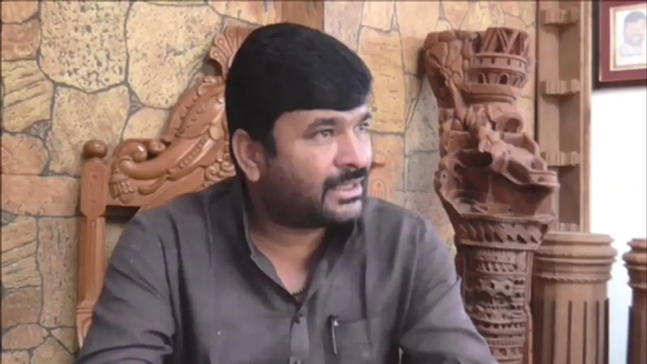 ಧಾರವಾಡ ದೋಸ್ತಿ ಅಭ್ಯರ್ಥಿ ಕುಲಕರ್ಣಿ ವಿಚಾರಣೆ ಸಾಧ್ಯತೆ, ಯಾವ ಪ್ರಕರಣ? ಧಾರವಾಡ ದೋಸ್ತಿ ಅಭ್ಯರ್ಥಿ ಕುಲಕರ್ಣಿ ವಿಚಾರಣೆ ಸಾಧ್ಯತೆ, ಯಾವ ಪ್ರಕರಣ?