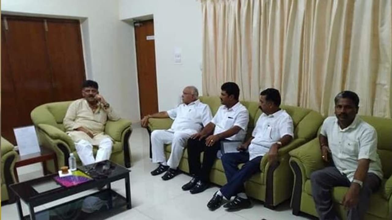 ಡಿಕೆಶಿ ನಿವಾಸಕ್ಕೆ ಬಿಎಸ್‌ವೈ: ಊಹಾಪೋಹಗಳಾಚೆಯ ಸತ್ಯ!