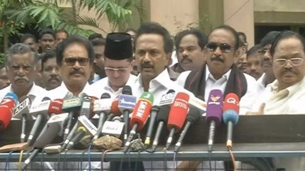 மேகதாது அணை விவகாரம்... மு.க.ஸ்டாலின் அதிரடி அறிவிப்பு! மேகதாது அணை விவகாரம்... மு.க.ஸ்டாலின் அதிரடி அறிவிப்பு!