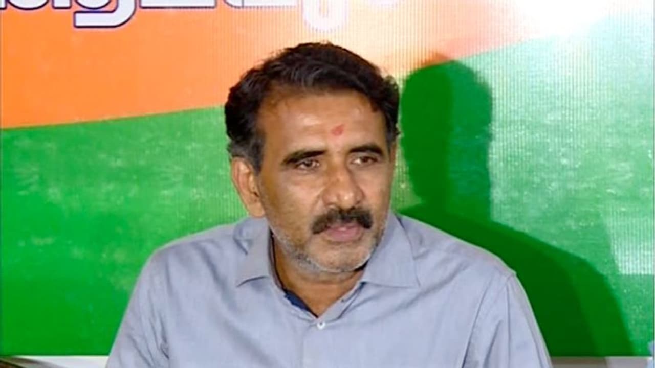 'യുപിയെ കണ്ട് പഠിക്കണം'; കേരള സര്‍ക്കാര്‍ കത്തെഴുതി തടിയൂരുന്നുവെന്ന് ബി ഗോപാലകൃഷ്ണന്‍