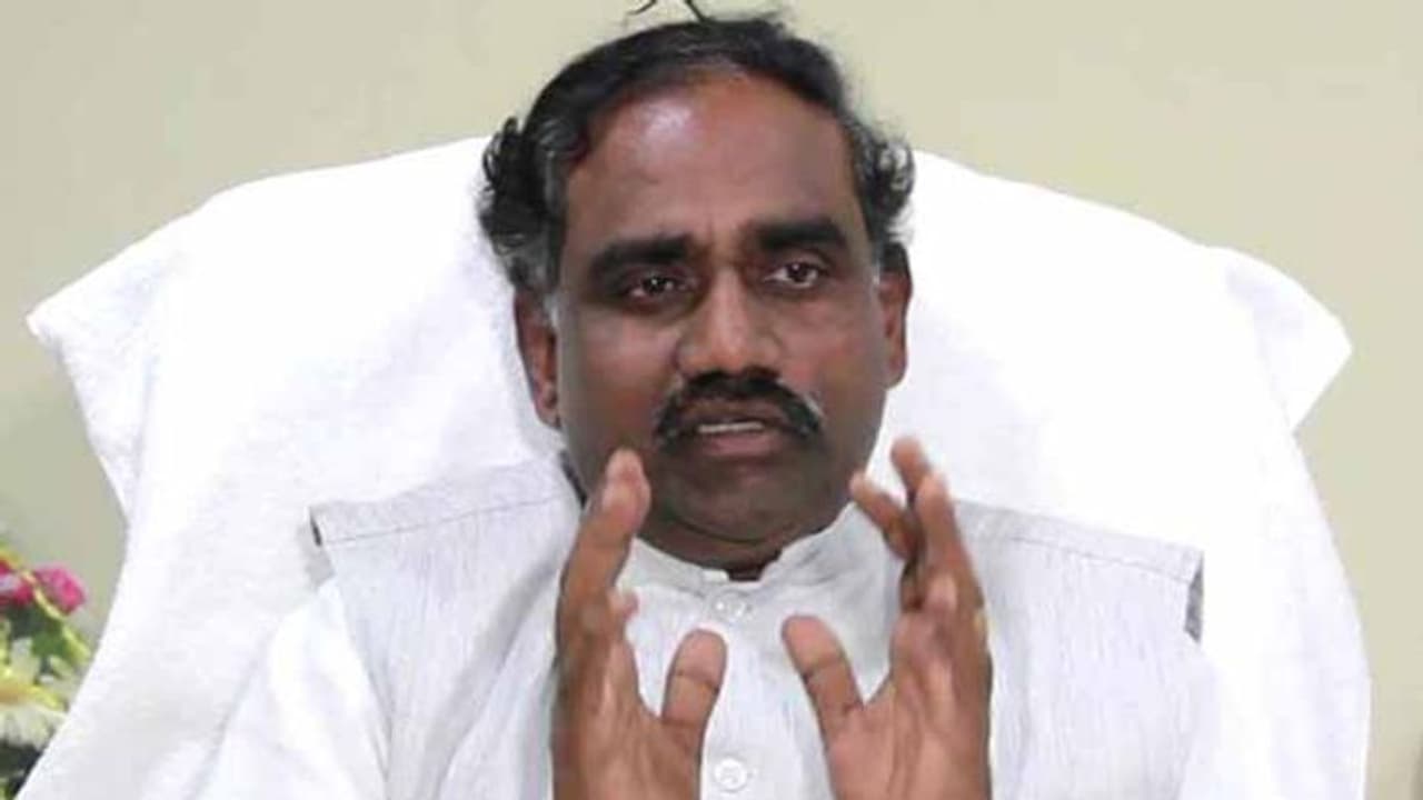 ఏపీ టీడీపీలో కలకలం...రేపు జనసేనలోకి రావెల కిశోర్ బాబు..? ఏపీ టీడీపీలో కలకలం...రేపు జనసేనలోకి రావెల కిశోర్ బాబు..?