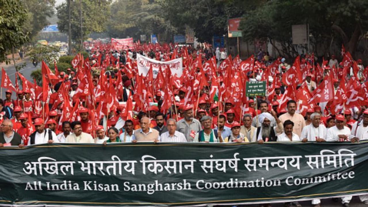 Day 2 of Kisan Mukti March: Traffic bottlenecks across Delhi due to communist farmers' agitation