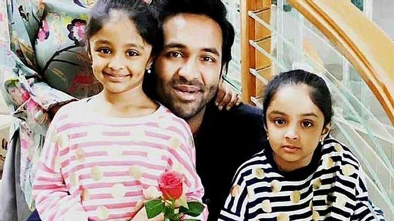 హీరోకి కూతురు ఎమోషనల్ బ్లాక్మెయిలింగ్! హీరోకి కూతురు ఎమోషనల్ బ్లాక్మెయిలింగ్!