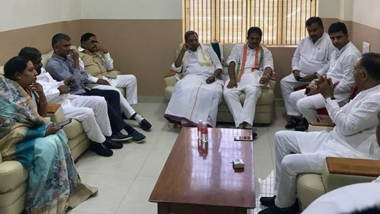 ಸಿದ್ದರಾಮಯ್ಯಗೆ ಶಾಕ್ ಕೊಟ್ಟ ಕಾಂಗ್ರೆಸ್ ಶಾಸಕನ ರಾಜೀನಾಮೆ ಮಾತು ಸಿದ್ದರಾಮಯ್ಯಗೆ ಶಾಕ್ ಕೊಟ್ಟ ಕಾಂಗ್ರೆಸ್ ಶಾಸಕನ ರಾಜೀನಾಮೆ ಮಾತು