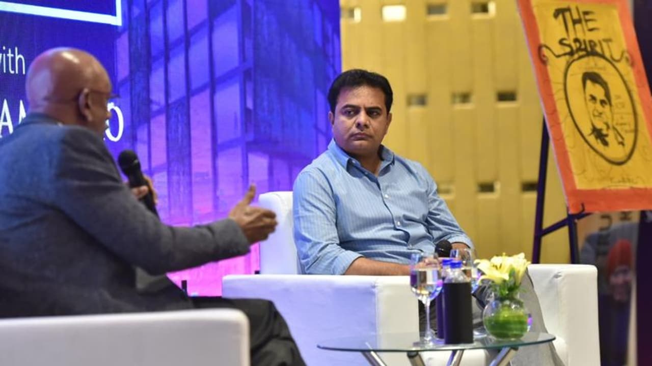 మా అమ్మ డాక్టర్ చదవాలని చెప్పింది: కేటీఆర్ మా అమ్మ డాక్టర్ చదవాలని చెప్పింది: కేటీఆర్