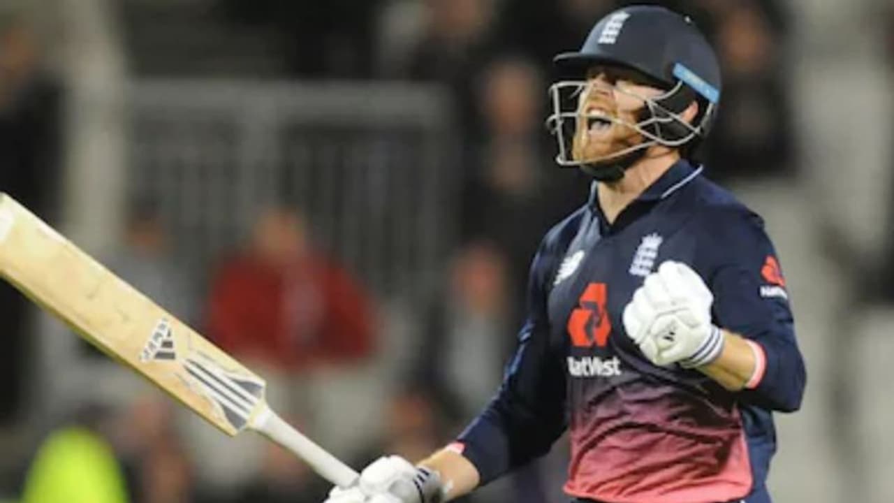 4 ஓவருல 84 ரன்கள்.. இங்கிலாந்து வீரரின் முரட்டு அடி!! புதிய சாதனை 4 ஓவருல 84 ரன்கள்.. இங்கிலாந்து வீரரின் முரட்டு அடி!! புதிய சாதனை