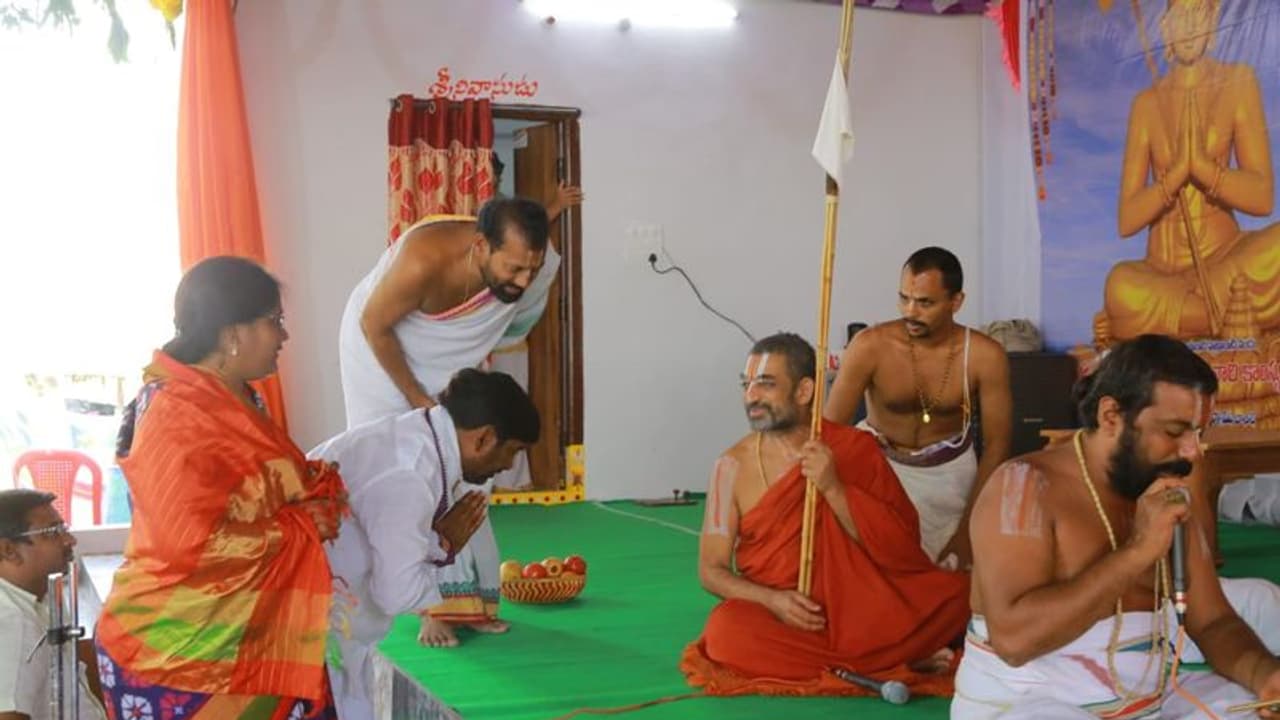 వెంకటేశ్వరస్వామి ఆలయ వార్షికోత్సవ వేడుకలు:హాజరైన జగదీష్ రెడ్డి దంపతులు వెంకటేశ్వరస్వామి ఆలయ వార్షికోత్సవ వేడుకలు:హాజరైన జగదీష్ రెడ్డి దంపతులు