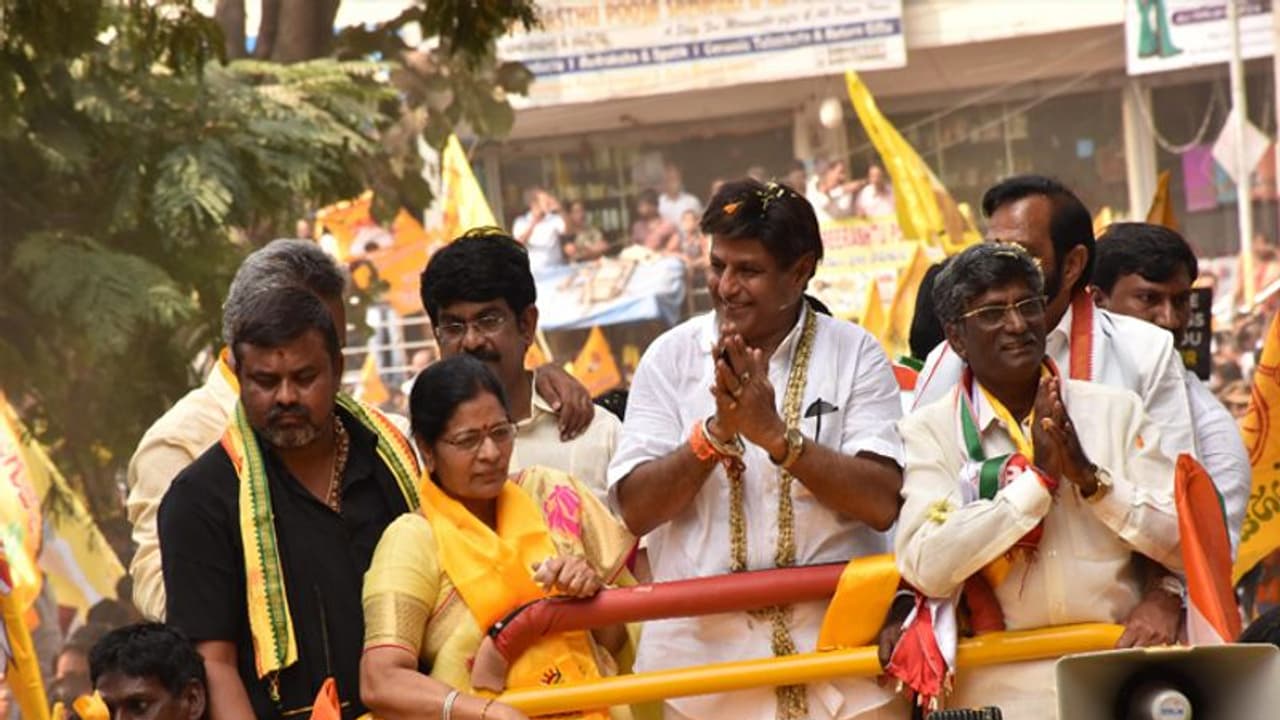 బాలకృష్ణకి షాక్.. ప్రచారానికి అడ్డుకట్ట వేసిన ఈసీ బాలకృష్ణకి షాక్.. ప్రచారానికి అడ్డుకట్ట వేసిన ఈసీ