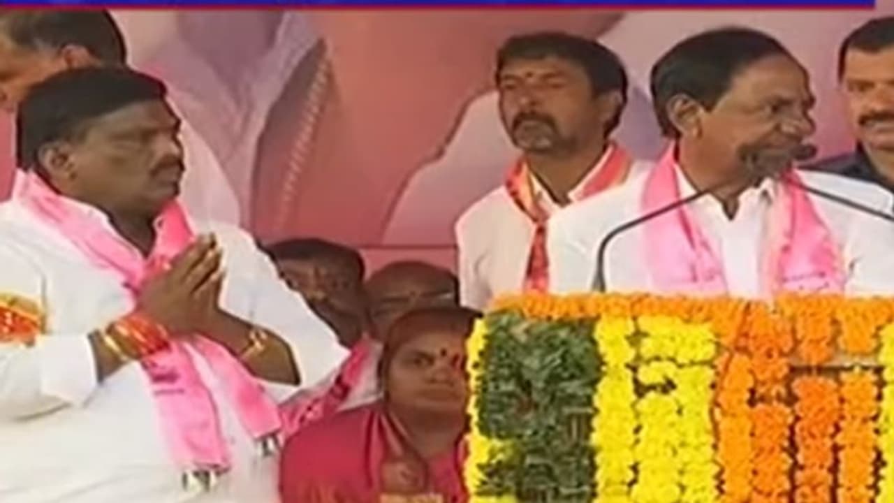 తెలంగాణలో ఆంధ్రా బిడ్డలు మా బిడ్డలే, లోకల్ సర్టిఫికెట్లు ఇస్తా:కేసీఆర్ తెలంగాణలో ఆంధ్రా బిడ్డలు మా బిడ్డలే, లోకల్ సర్టిఫికెట్లు ఇస్తా:కేసీఆర్