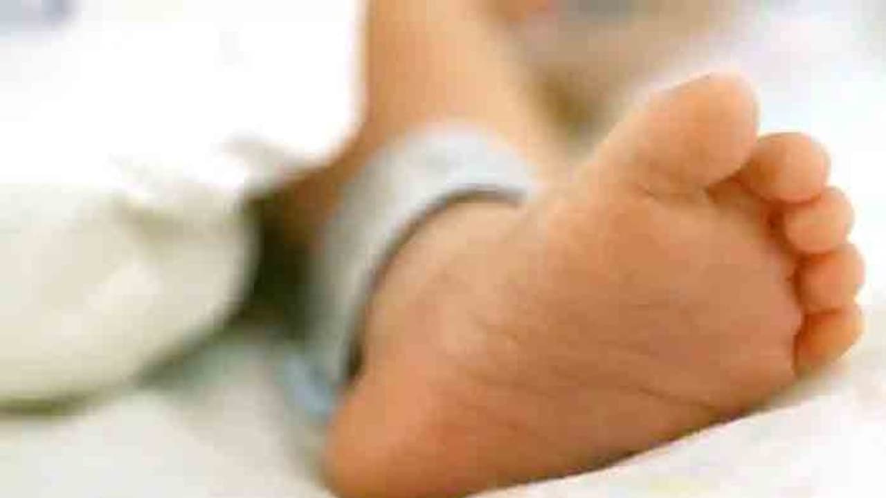 కిడ్నాప్ కాదు...తండ్రే చంపేశాడు: కొడుకు గొంతుకోసి కొండల్లో పడేశాడు కిడ్నాప్ కాదు...తండ్రే చంపేశాడు: కొడుకు గొంతుకోసి కొండల్లో పడేశాడు