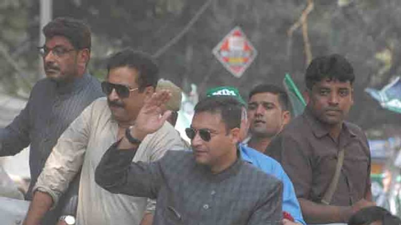 ఎవరైనా మా ముందు తల వంచాల్సిందే: అక్బరుద్దీన్ సంచలన వ్యాఖ్యలు ఎవరైనా మా ముందు తల వంచాల్సిందే: అక్బరుద్దీన్ సంచలన వ్యాఖ్యలు