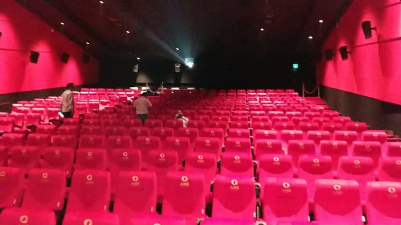 மத்திய பட்ஜெட்டில் திரையுலகினரை மகிழ்விக்கும் சலுகைகள்! மத்திய பட்ஜெட்டில் திரையுலகினரை மகிழ்விக்கும் சலுகைகள்!