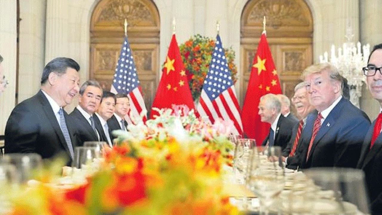 ట్రేడ్వార్కు తాత్కాలిక బ్రేక్: జీ 20 వేదికగా చైనా అమెరికా మధ్య సంధి!! ట్రేడ్వార్కు తాత్కాలిక బ్రేక్: జీ 20 వేదికగా చైనా అమెరికా మధ్య సంధి!!