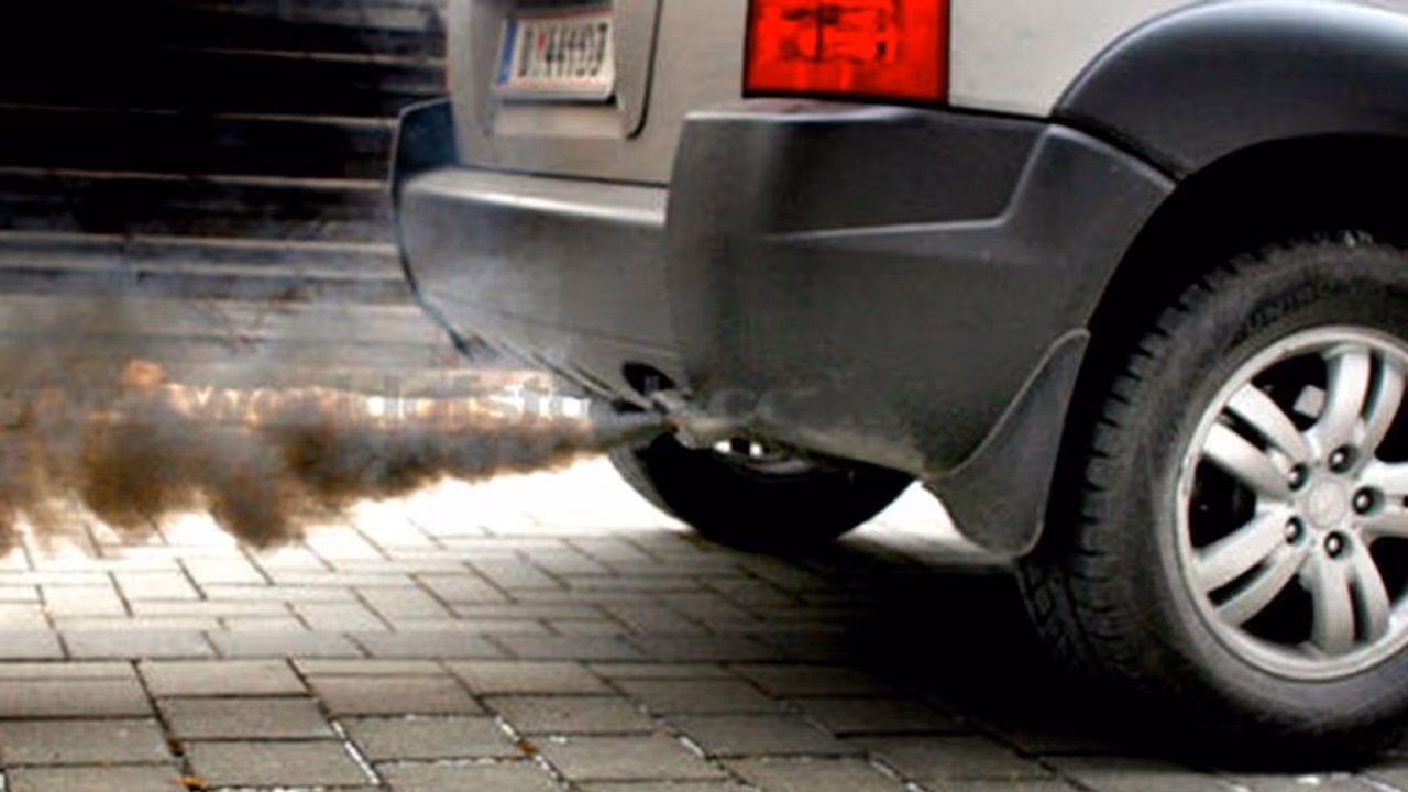 ഡ്രൈവിംഗിന് മുമ്പ് വാഹനം സ്റ്റാര്‍ട്ട് ചെയ്‍ത് ചൂടാക്കുന്നത് ശരിയോ?