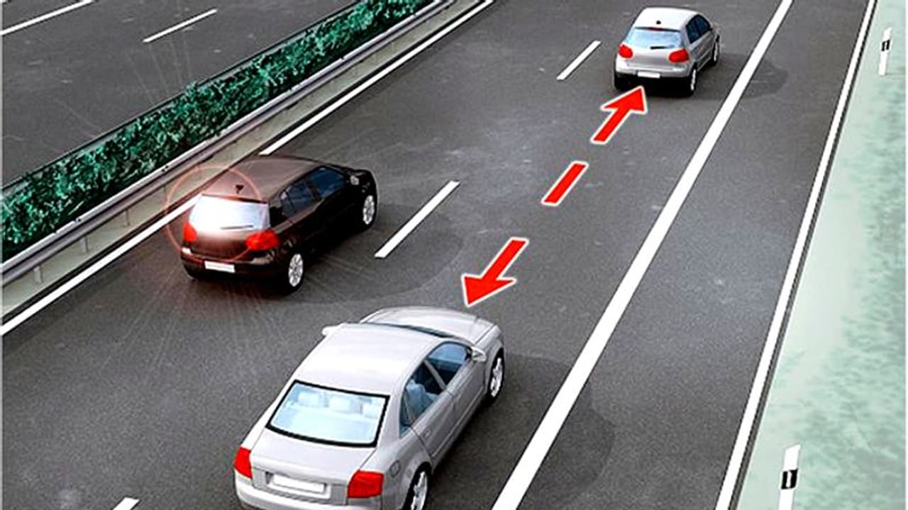 വേഗം കൂടുന്തോറും അകലവും കൂട്ടണം; ഇല്ലെങ്കില്..?! വേഗം കൂടുന്തോറും അകലവും കൂട്ടണം; ഇല്ലെങ്കില്..?!