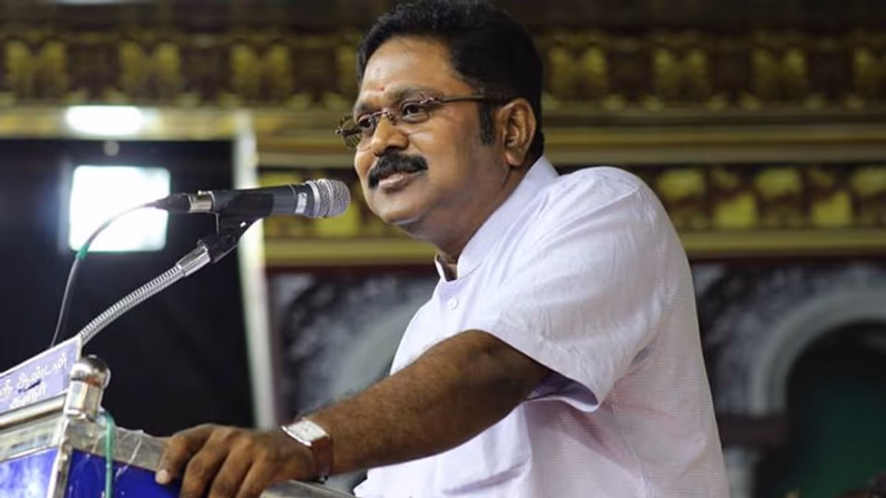 கருணாநிதி குடும்பம் ஆக்டோபஸ்.. ரெட் ஜெயிண்ட் நிறுவனம் அரக்கன்.. போற போக்கில் திமுகவை விளாசிய டிடிவி..! கருணாநிதி குடும்பம் ஆக்டோபஸ்.. ரெட் ஜெயிண்ட் நிறுவனம் அரக்கன்.. போற போக்கில் திமுகவை விளாசிய டிடிவி..!