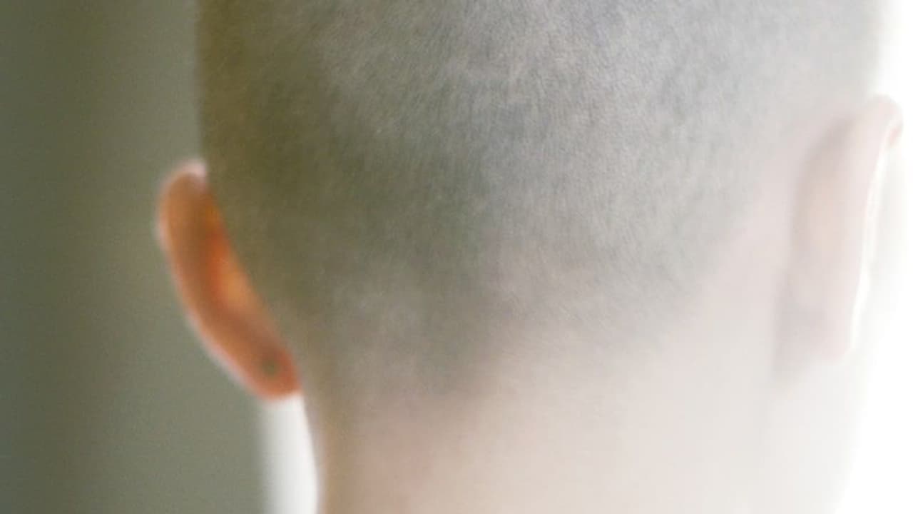 ಊಟದಲ್ಲಿ ಕೂದಲು ಸಿಕ್ಕಿತ್ತೆಂದು ಪತ್ನಿಯನ್ನು ಥಳಿಸಿ ತಲೆಬೋಳಿಸಿದ ಸೈಕೋ ಪತಿ! ಊಟದಲ್ಲಿ ಕೂದಲು ಸಿಕ್ಕಿತ್ತೆಂದು ಪತ್ನಿಯನ್ನು ಥಳಿಸಿ ತಲೆಬೋಳಿಸಿದ ಸೈಕೋ ಪತಿ!