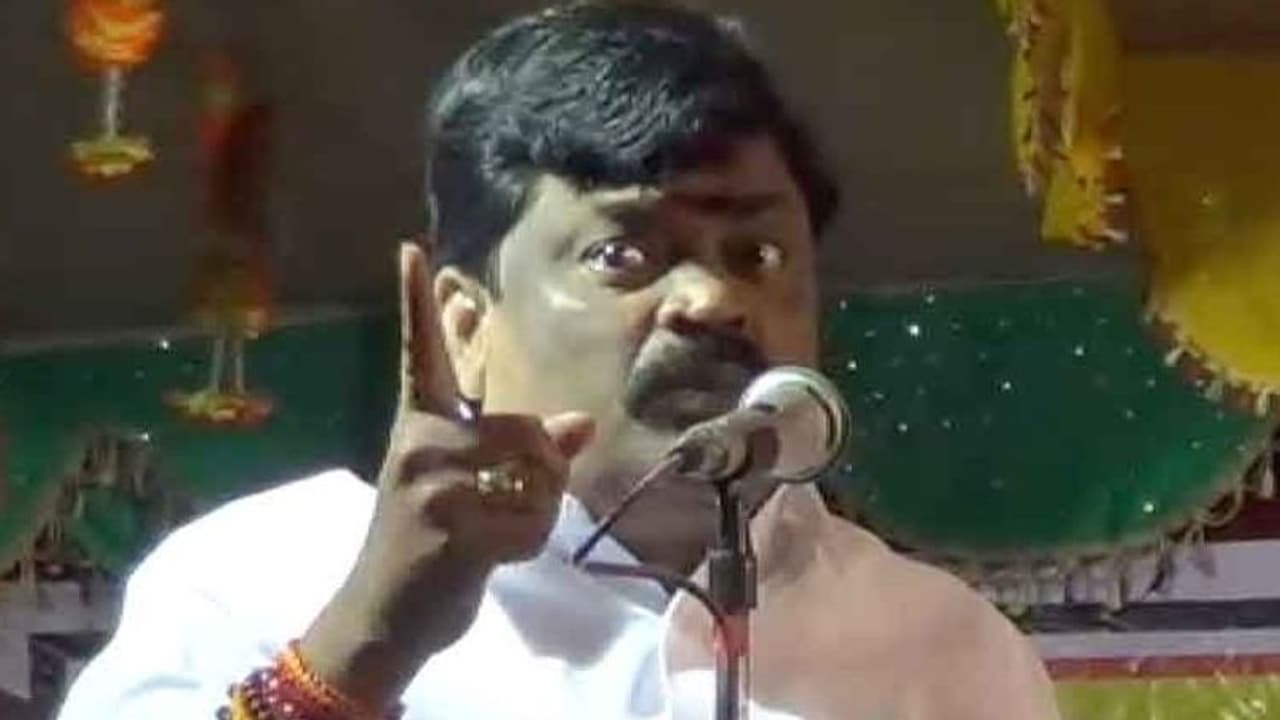 'இலங்கை தமிழர்கள் குறித்து பேச அவங்களுக்கு என்ன அருகதை இருக்கு'..? திமுகவை விளாசிய ராஜேந்திர பாலாஜி..! 'இலங்கை தமிழர்கள் குறித்து பேச அவங்களுக்கு என்ன அருகதை இருக்கு'..? திமுகவை விளாசிய ராஜேந்திர பாலாஜி..!