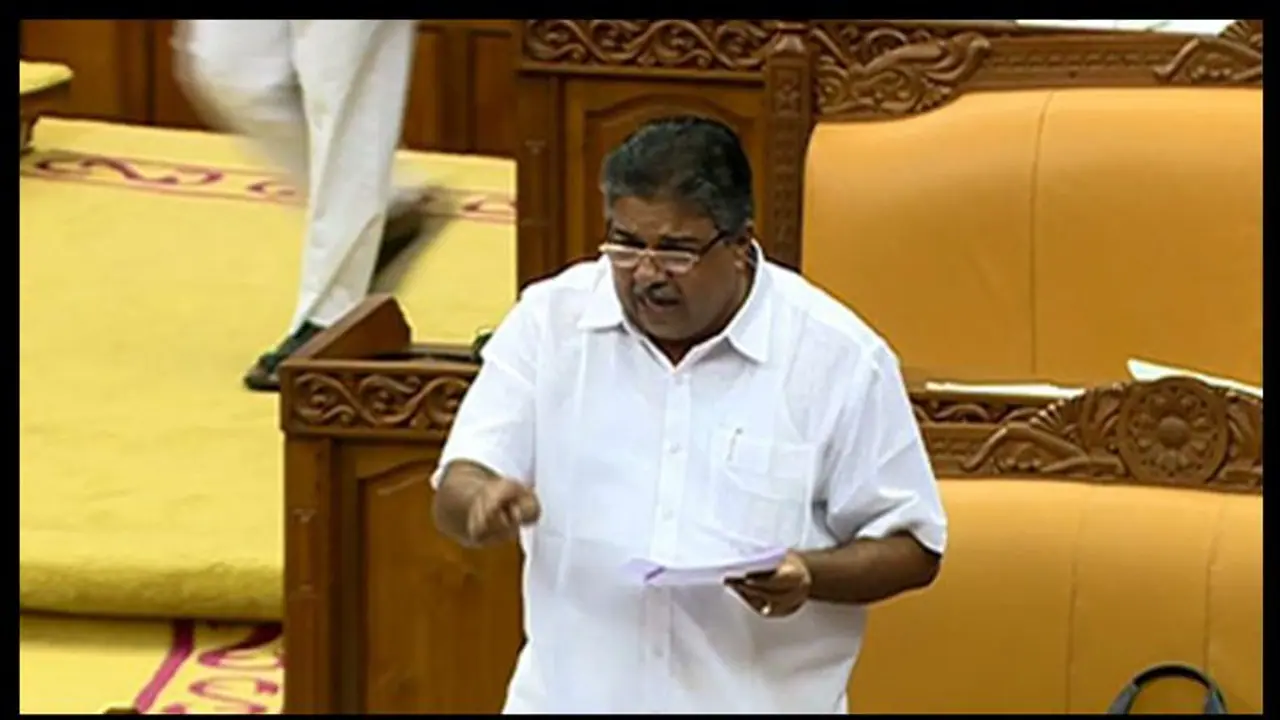 പ്രളയ ദുരിതാശ്വാസം: രക്ഷാപ്രവർത്തനത്തിൽ യുഡിഎഫ് രാഷ്ട്രീയം കളിച്ചെന്ന് സജി ചെറിയാൻ പ്രളയ ദുരിതാശ്വാസം: രക്ഷാപ്രവർത്തനത്തിൽ യുഡിഎഫ് രാഷ്ട്രീയം കളിച്ചെന്ന് സജി ചെറിയാൻ