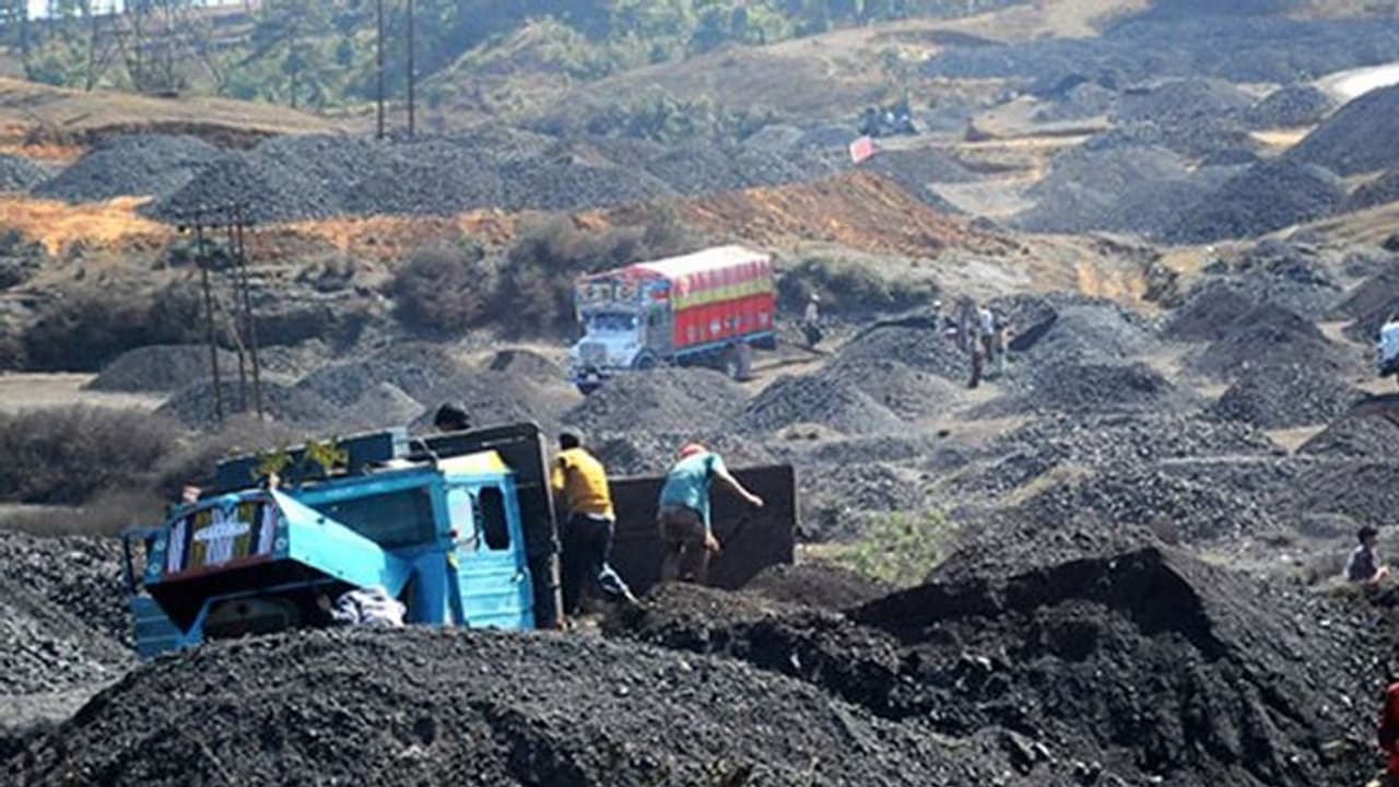 স্ট্যাম্প পেপারে সই করে কেন ঋণ নিলেন ইসিএল আধিকারিক, বিস্মিত সিবিআই আদালত স্ট্যাম্প পেপারে সই করে কেন ঋণ নিলেন ইসিএল আধিকারিক, বিস্মিত সিবিআই আদালত