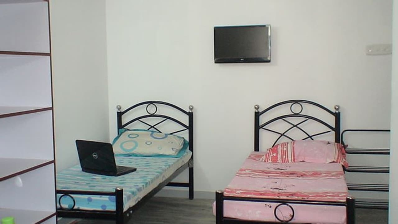 ಇನ್ಮುಂದೆ ಪಿಜಿ ಹಾಸ್ಟೆಲ್ಗಳಲ್ಲಿ ಉಳಿಯುವವರಿಗೂ ಶೇ. 12 ಜಿಎಸ್ಟಿ ಹೊರೆ: ವಿದ್ಯಾರ್ಥಿಗಳಿಗೆ ಸಂಕಷ್ಟ ಇನ್ಮುಂದೆ ಪಿಜಿ ಹಾಸ್ಟೆಲ್ಗಳಲ್ಲಿ ಉಳಿಯುವವರಿಗೂ ಶೇ. 12 ಜಿಎಸ್ಟಿ ಹೊರೆ: ವಿದ್ಯಾರ್ಥಿಗಳಿಗೆ ಸಂಕಷ್ಟ