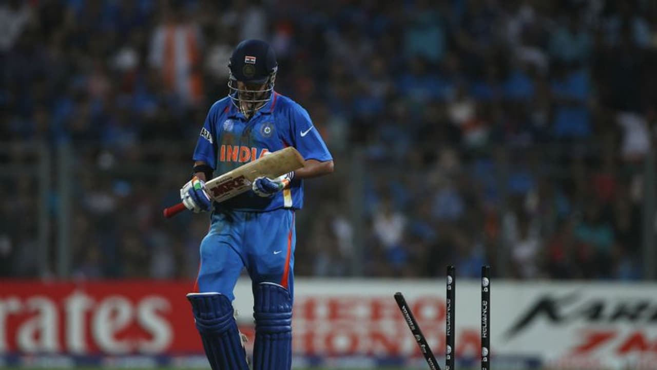 ആ ഗംഭീര ഇന്നിംഗ്സ് ഫിനിഷ് ചെയ്യാതെ ഗംഭീര് മടങ്ങുമ്പോള്... ആ ഗംഭീര ഇന്നിംഗ്സ് ഫിനിഷ് ചെയ്യാതെ ഗംഭീര് മടങ്ങുമ്പോള്...