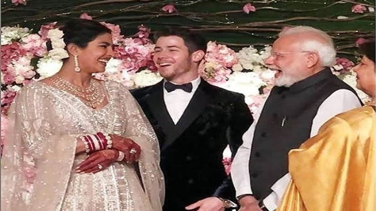 ಆಗಾಗ ಭಾರತಕ್ಕೆ ಬರ್ತಾ ಇರಿ.. ನೀವು ಕೂಡ.! ಆಗಾಗ ಭಾರತಕ್ಕೆ ಬರ್ತಾ ಇರಿ.. ನೀವು ಕೂಡ.!