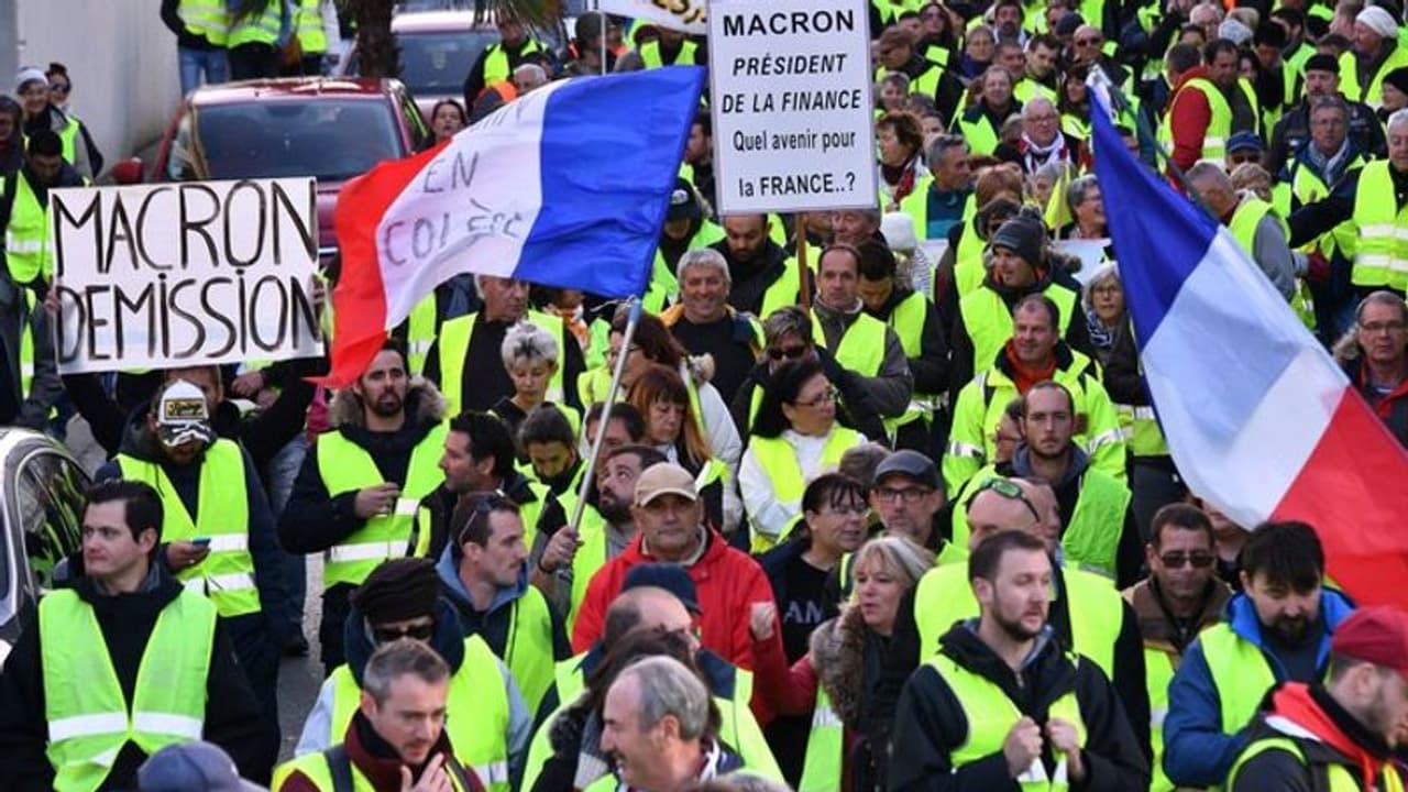 ഫ്രഞ്ച് സര്‍ക്കാര്‍ മുട്ടുമടക്കി; ഇന്ധനവിലയിലെ അധിക നികുതി ഒഴിവാക്കി