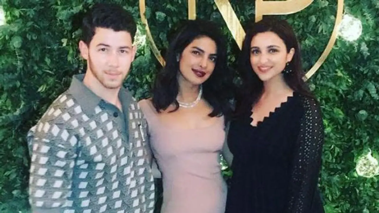 ಬಾವನೊಂದಿಗೆ 37 ಕೋಟಿ ಡೀಲ್ ಮಾಡಿಕೊಂಡ ಪರಿಣಿತಿ ಚೋಪ್ರಾ! ಬಾವನೊಂದಿಗೆ 37 ಕೋಟಿ ಡೀಲ್ ಮಾಡಿಕೊಂಡ ಪರಿಣಿತಿ ಚೋಪ್ರಾ!