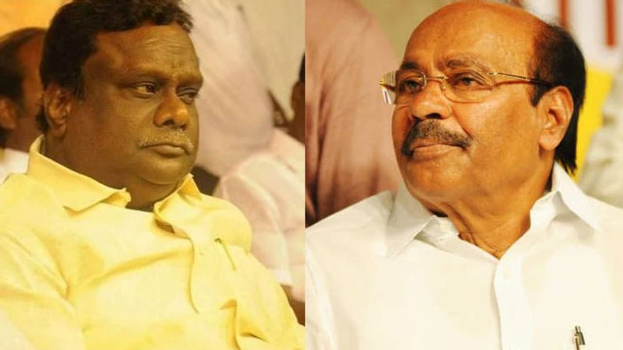 எங்க அண்ணன் செத்ததற்கு முழு காரணம் கட்சி தலைமைதான்... வேட்டு வைத்த குரு உறவுகள், செய்வதறியாமல் திணறும் ராமதாஸ் குடும்பம்! எங்க அண்ணன் செத்ததற்கு முழு காரணம் கட்சி தலைமைதான்... வேட்டு வைத்த குரு உறவுகள், செய்வதறியாமல் திணறும் ராமதாஸ் குடும்பம்!