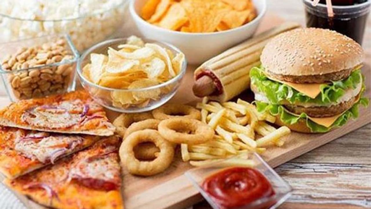 കാലറി കൂടിയ ഭക്ഷണങ്ങൾ രാത്രിയിൽ കഴിച്ചാൽ പിടിപെടുന്നത് ഹൃദ്രോഗവും പ്രമേഹവും കാലറി കൂടിയ ഭക്ഷണങ്ങൾ രാത്രിയിൽ കഴിച്ചാൽ പിടിപെടുന്നത് ഹൃദ്രോഗവും പ്രമേഹവും