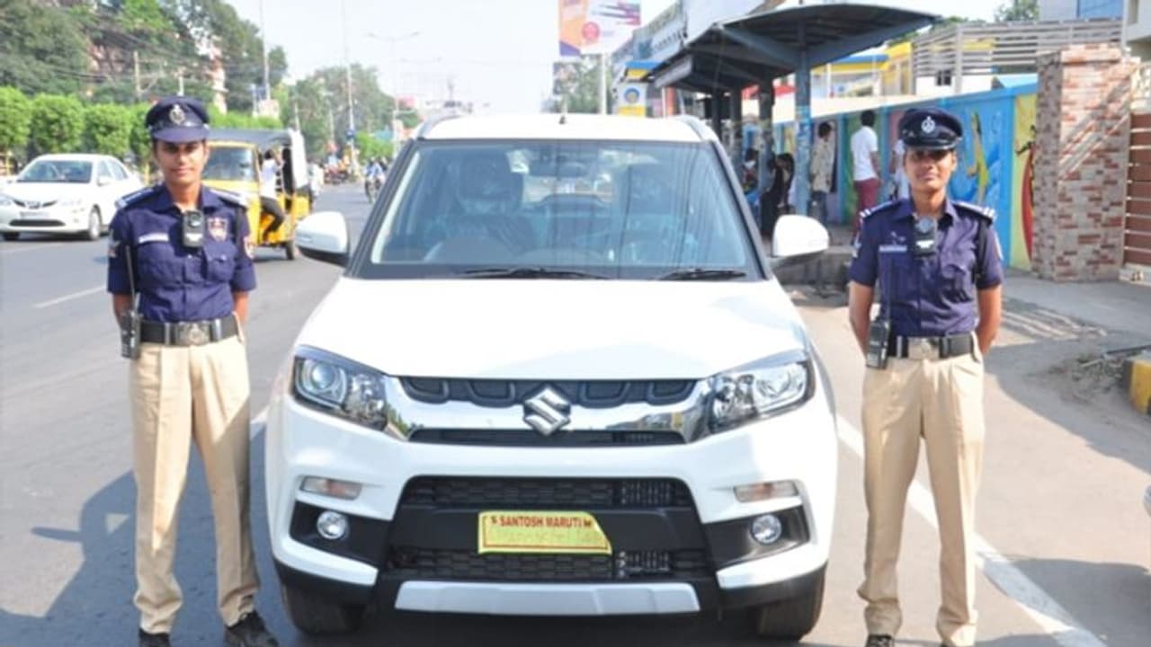 ఆంధ్రా పోలీస్..కొత్త డ్రస్, కొత్త కారు, కొత్త మహిళాశక్తి ఆంధ్రా పోలీస్..కొత్త డ్రస్, కొత్త కారు, కొత్త మహిళాశక్తి