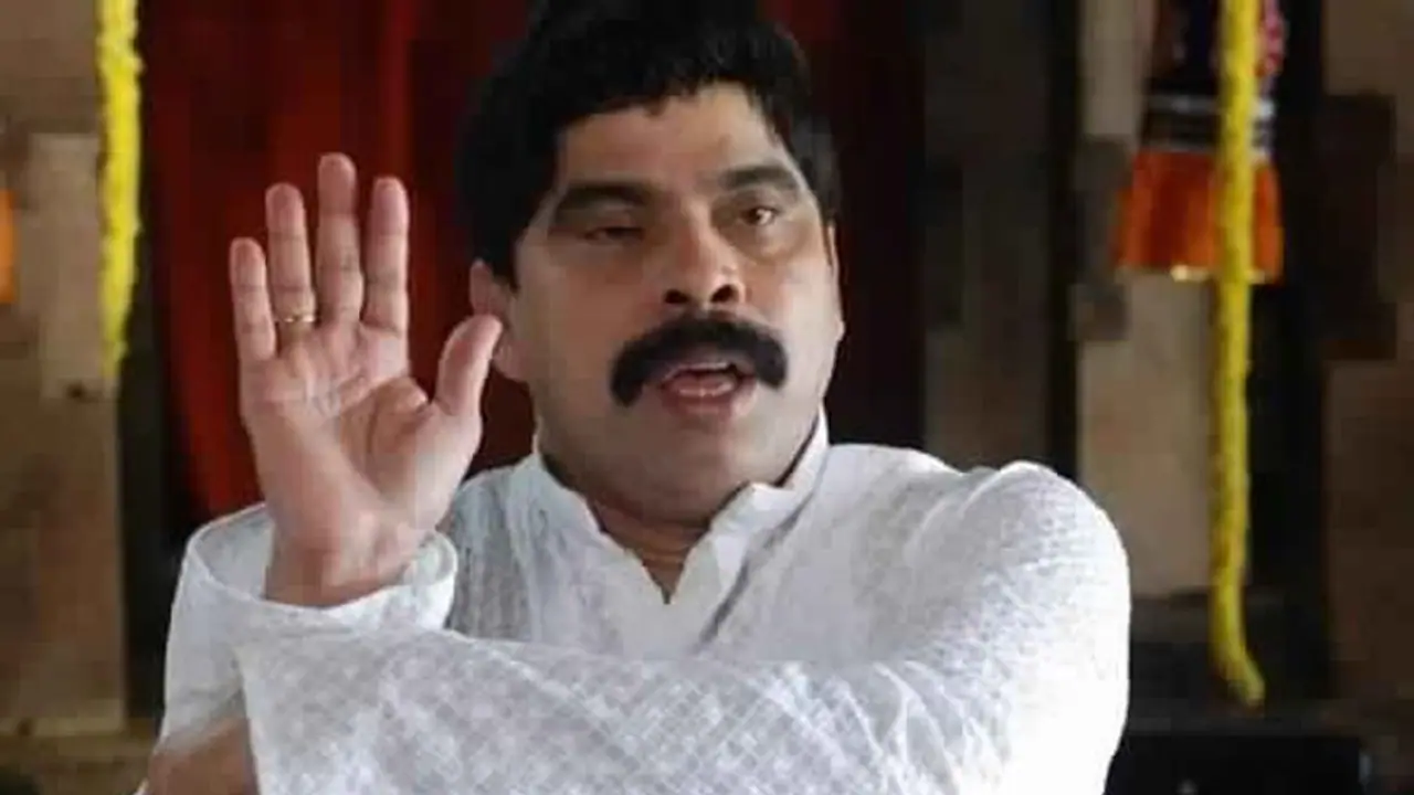 பவர் ஸ்டார் சீனிவாசன் எங்கே போனார்? புகாரை வாபஸ் பெற்ற மனைவி! பவர் ஸ்டார் சீனிவாசன் எங்கே போனார்? புகாரை வாபஸ் பெற்ற மனைவி!